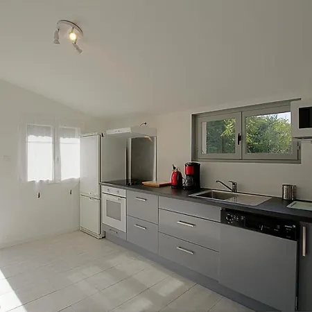 Apartman Arone *